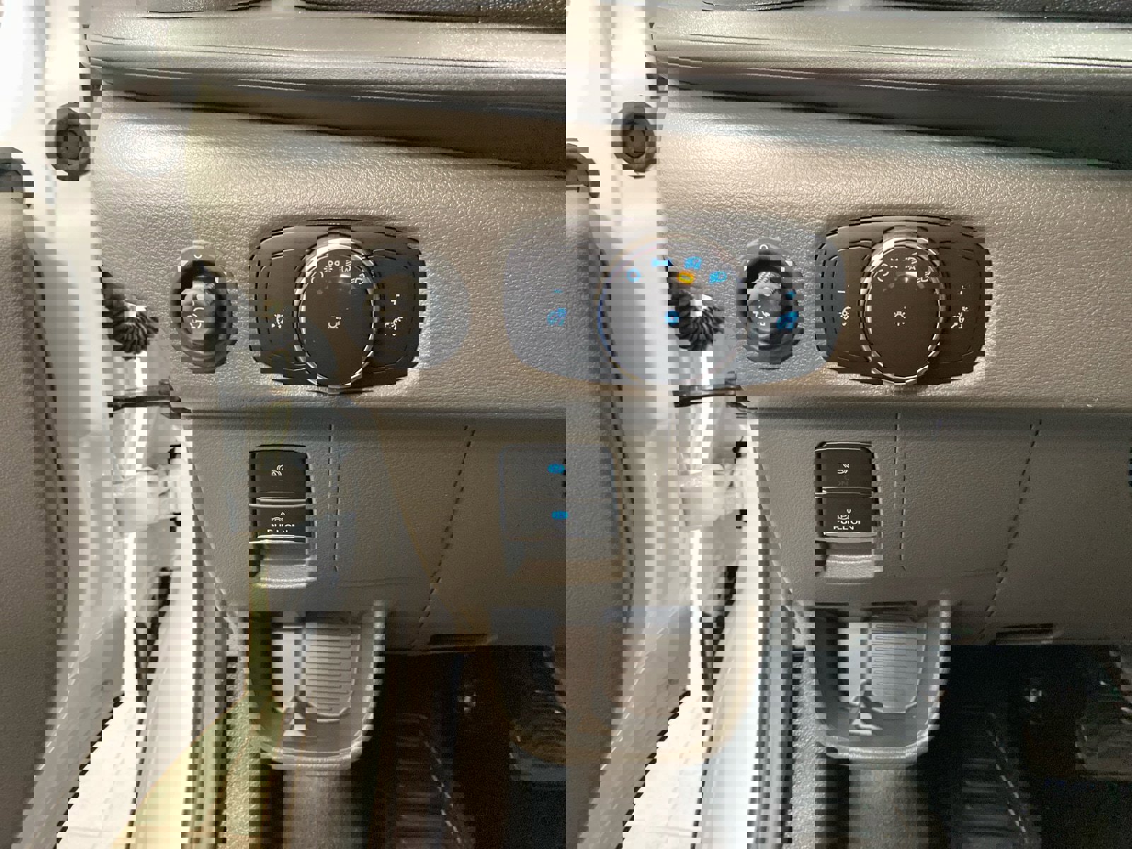 New 2026 Ford Transit 150 148 Medium Roof image 21