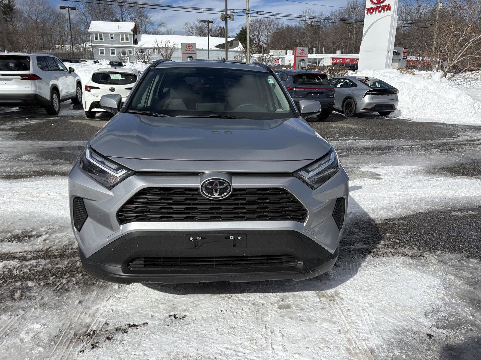 Used 2025 Toyota RAV4 XLE w/ Convenience Package image 2