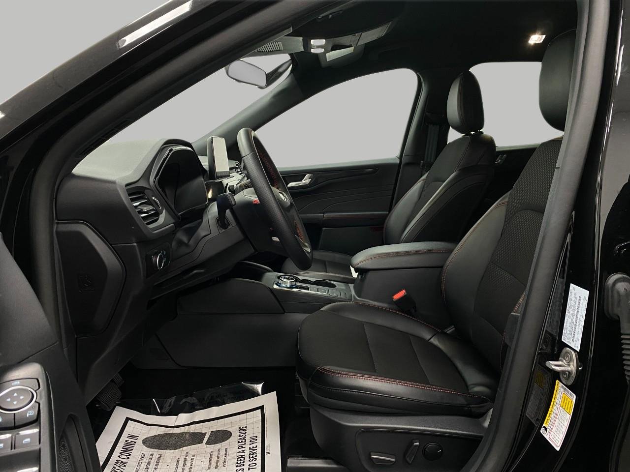 Used 2025 Ford Escape ST-Line AWD/4WD image 28