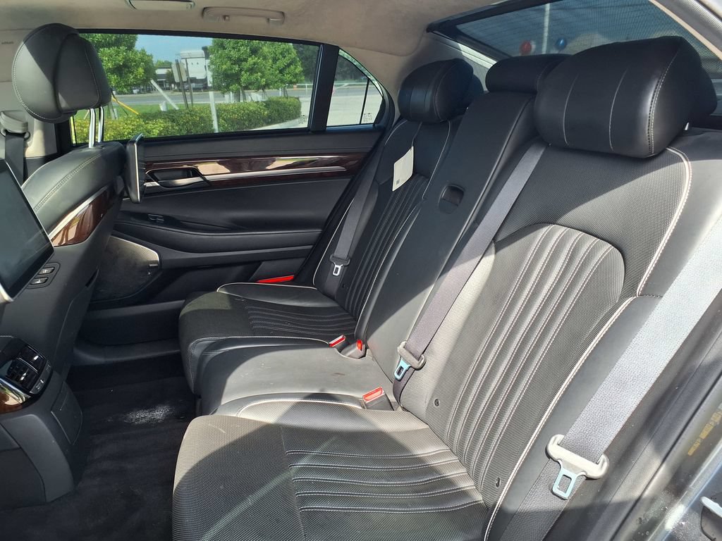 Used 2019 Genesis G90 5.0 Ultimate RWD image 17