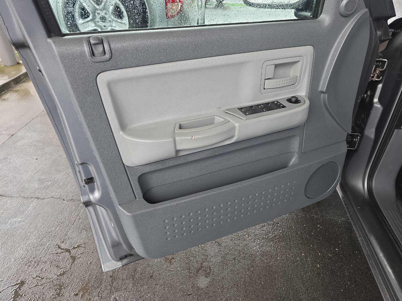 Used 2005 Dodge Dakota SLT image 32