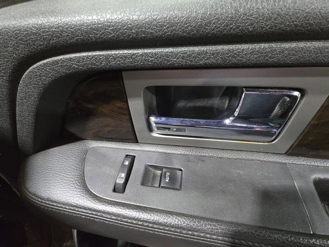 Used 2013 Ford F150 Platinum image 29