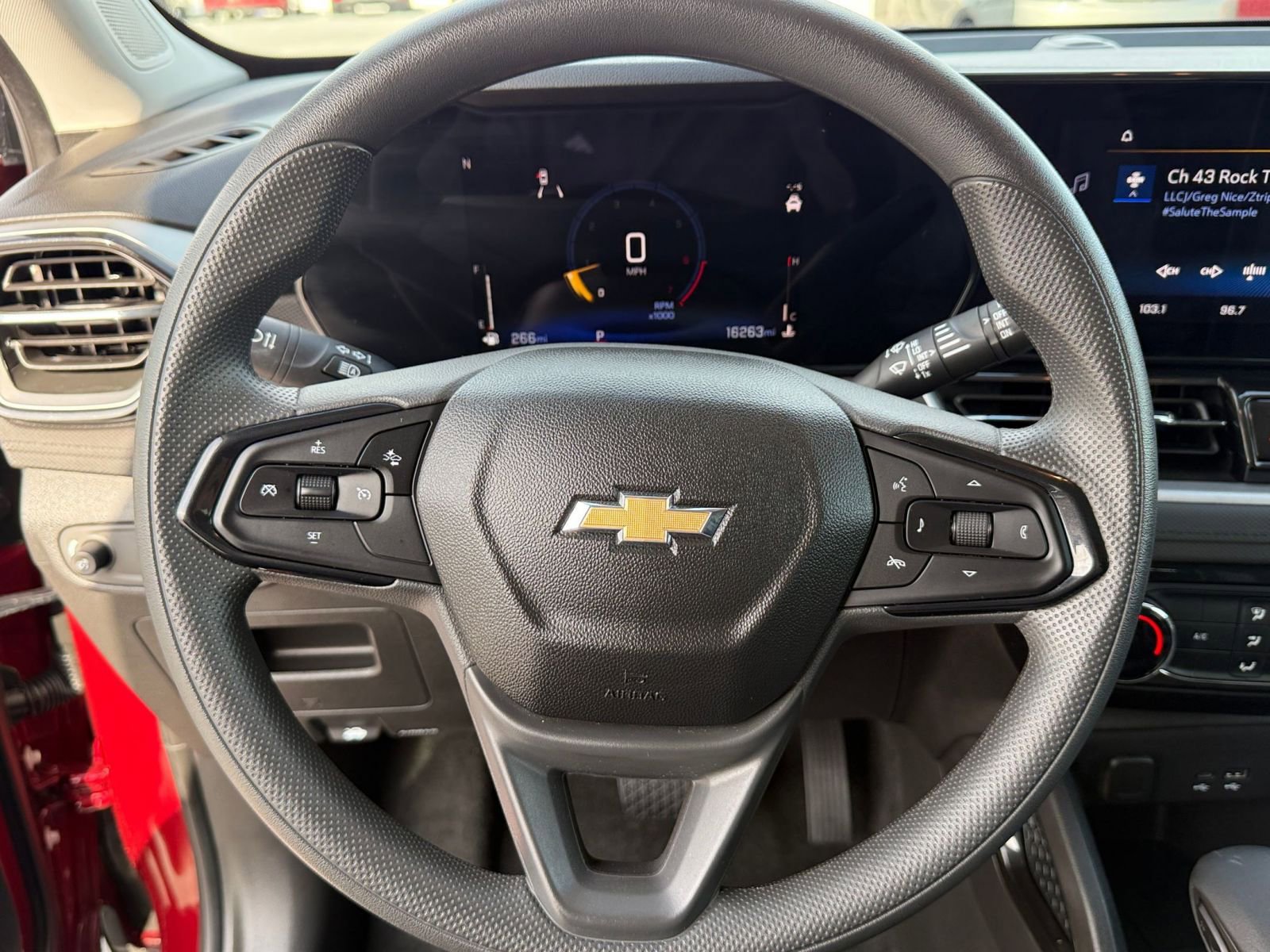 Used 2025 Chevrolet TrailBlazer LT image 25