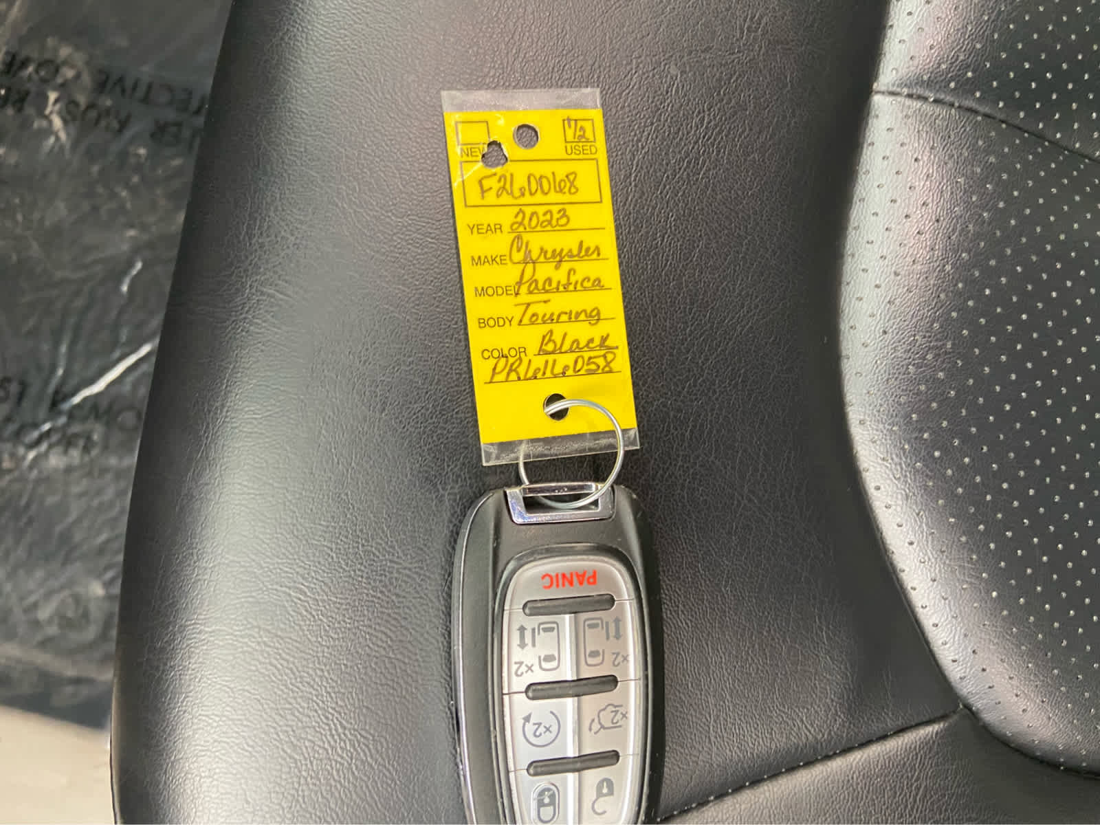 Used 2023 Chrysler Pacifica Touring-L image 40