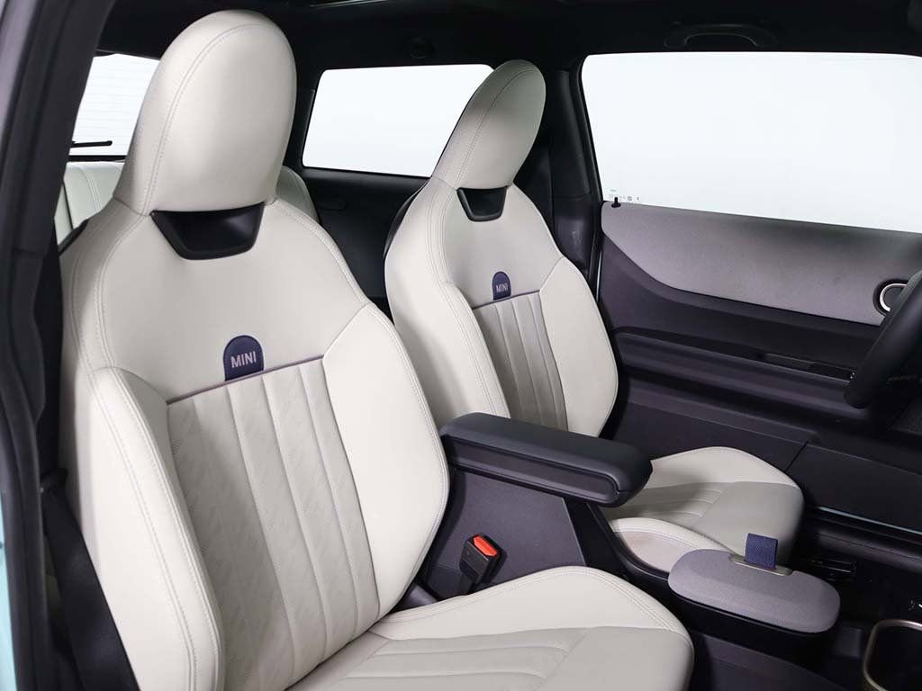 Used 2025 MINI Cooper S image 27