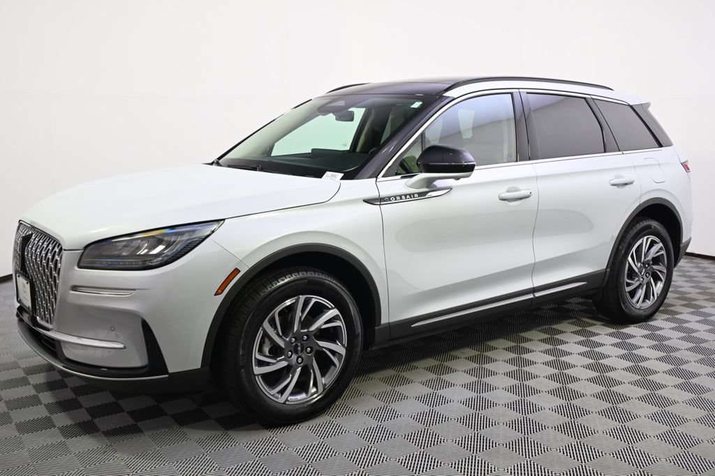 Used 2026 Lincoln Corsair Premiere AWD/4WD image 2