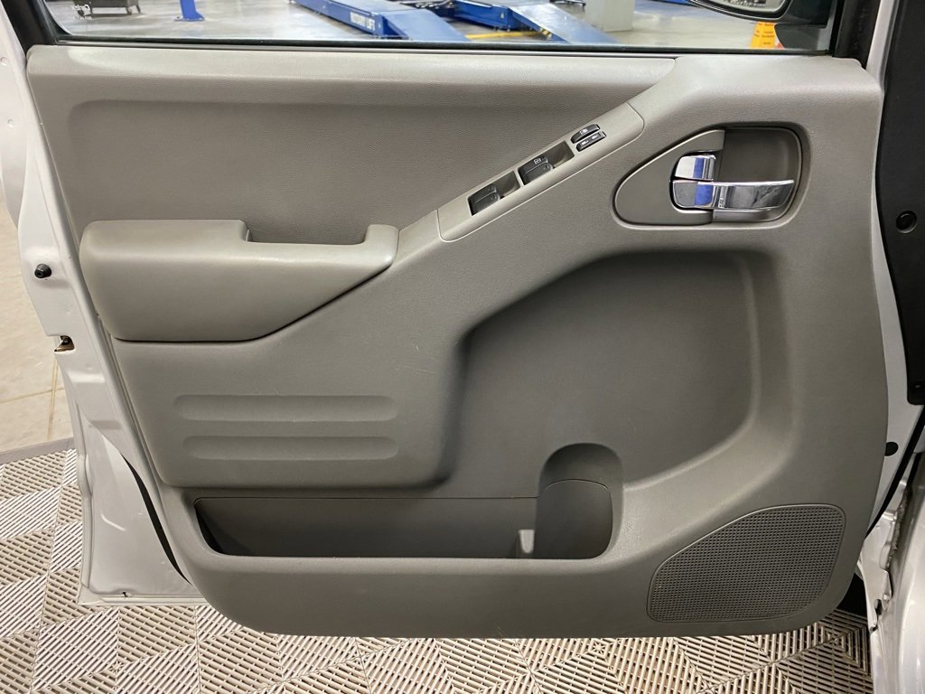 Used 2020 Nissan Frontier SV image 24