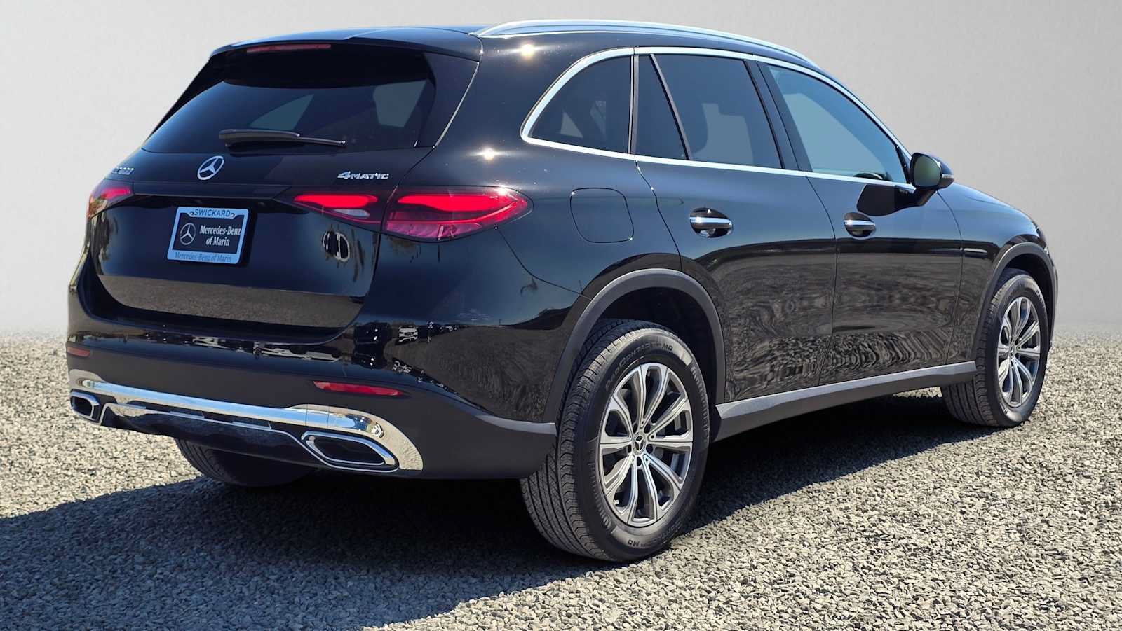 Used 2025 Mercedes-Benz GLC 300 4MATIC image 4