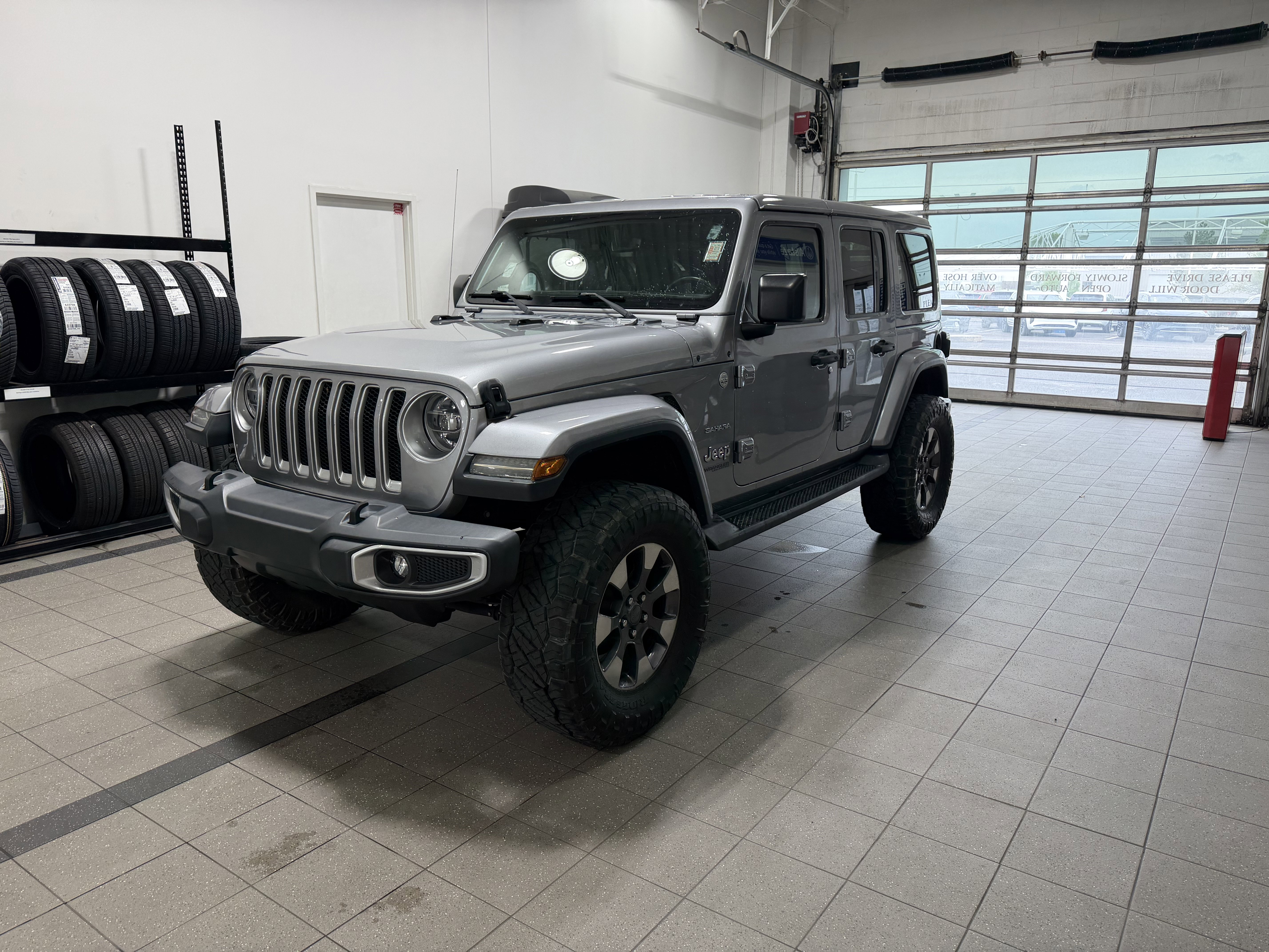 Used 2018 Jeep Wrangler Unlimited Sahara image 4