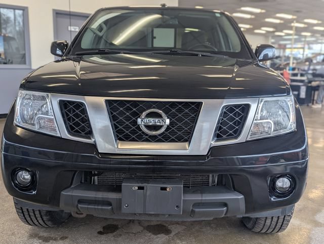 Used 2019 Nissan Frontier PRO-4X AWD/4WD image 2