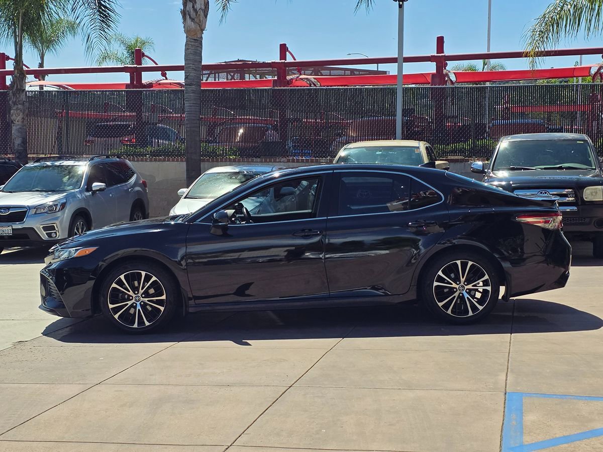 Used 2020 Toyota Camry SE w/ Convenience Package image 9