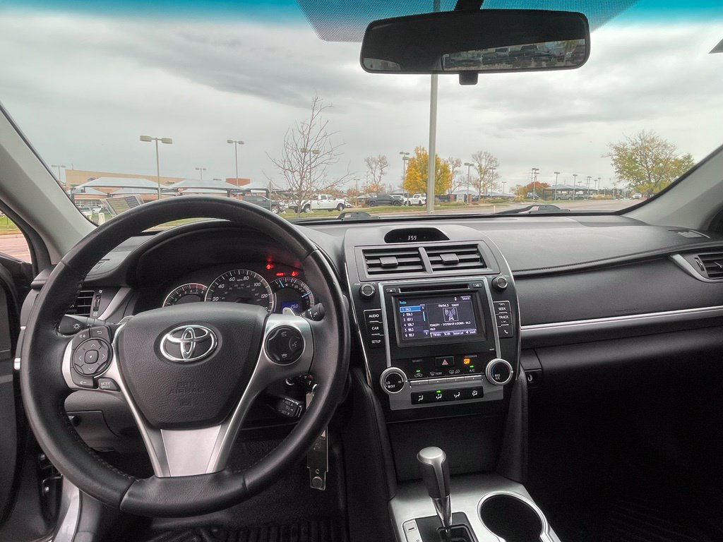 Used 2014 Toyota Camry SE FWD image 11