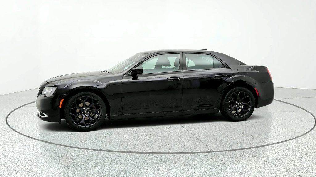 Used 2020 Chrysler 300 Touring w/ Sport Appearance Package RWD image 8
