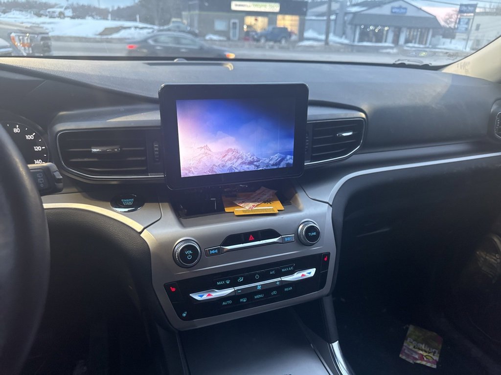 Used 2022 Ford Explorer XLT w/ Equipment Group 202A image 16