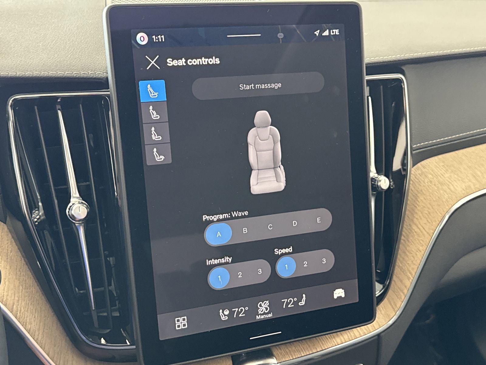 New 2026 Volvo XC60 B5 Ultra w/ Protection Package Premier image 29