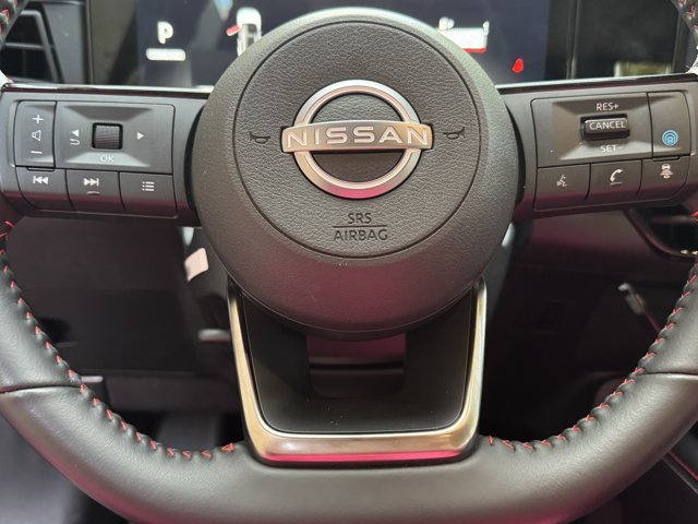 Used 2025 Nissan Kicks SR AWD/4WD image 11