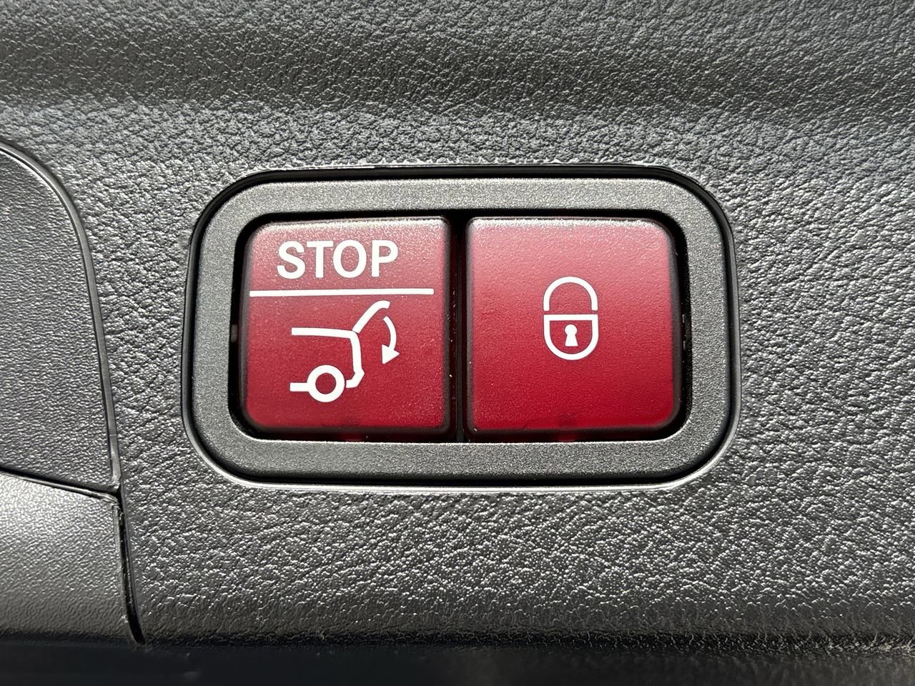 Used 2023 Mercedes-Benz GLE 450 4MATIC image 9