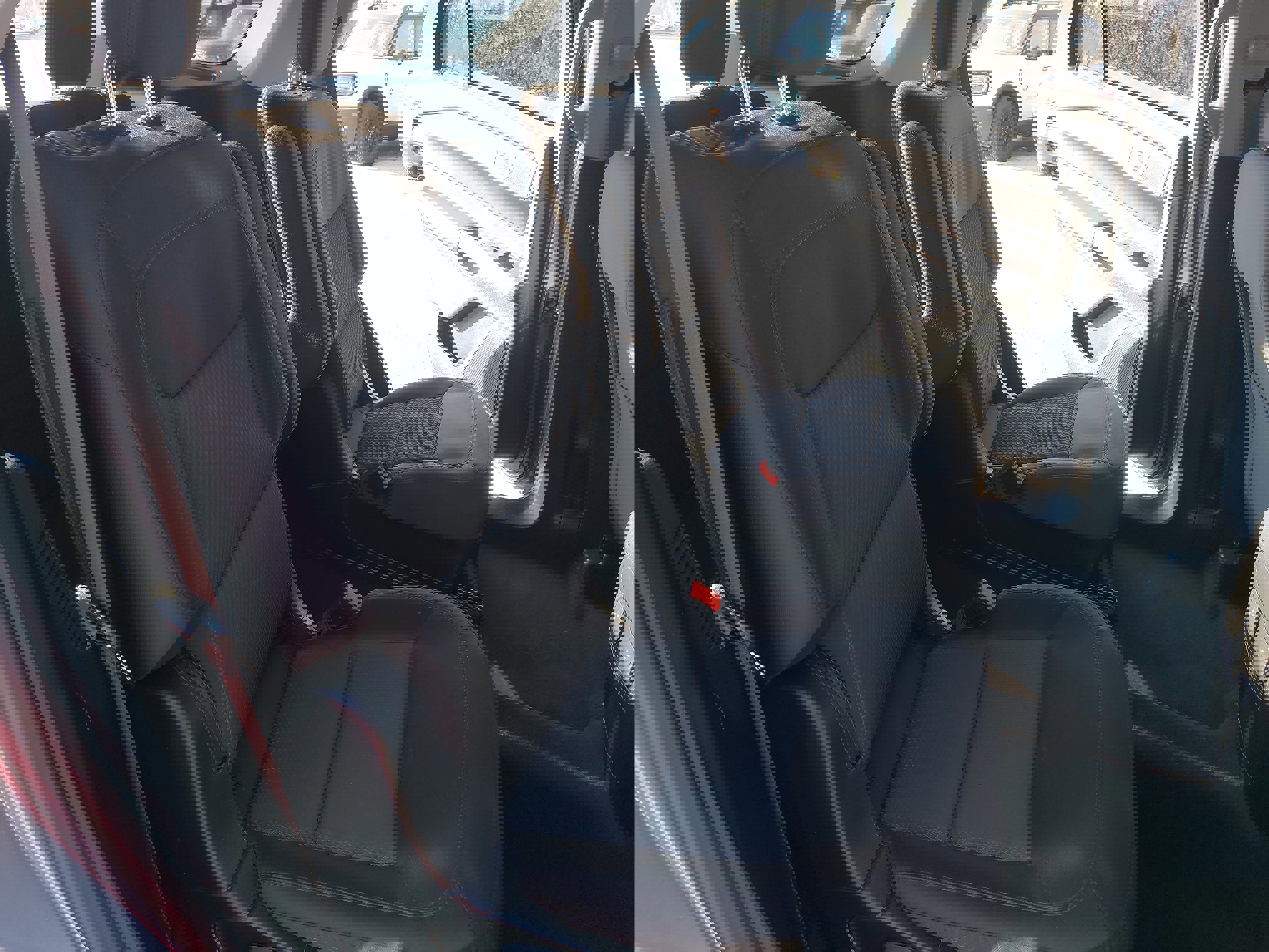 Used 2023 Ford Explorer XLT image 11