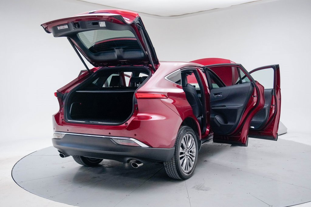 Used 2024 Toyota Venza Limited image 21