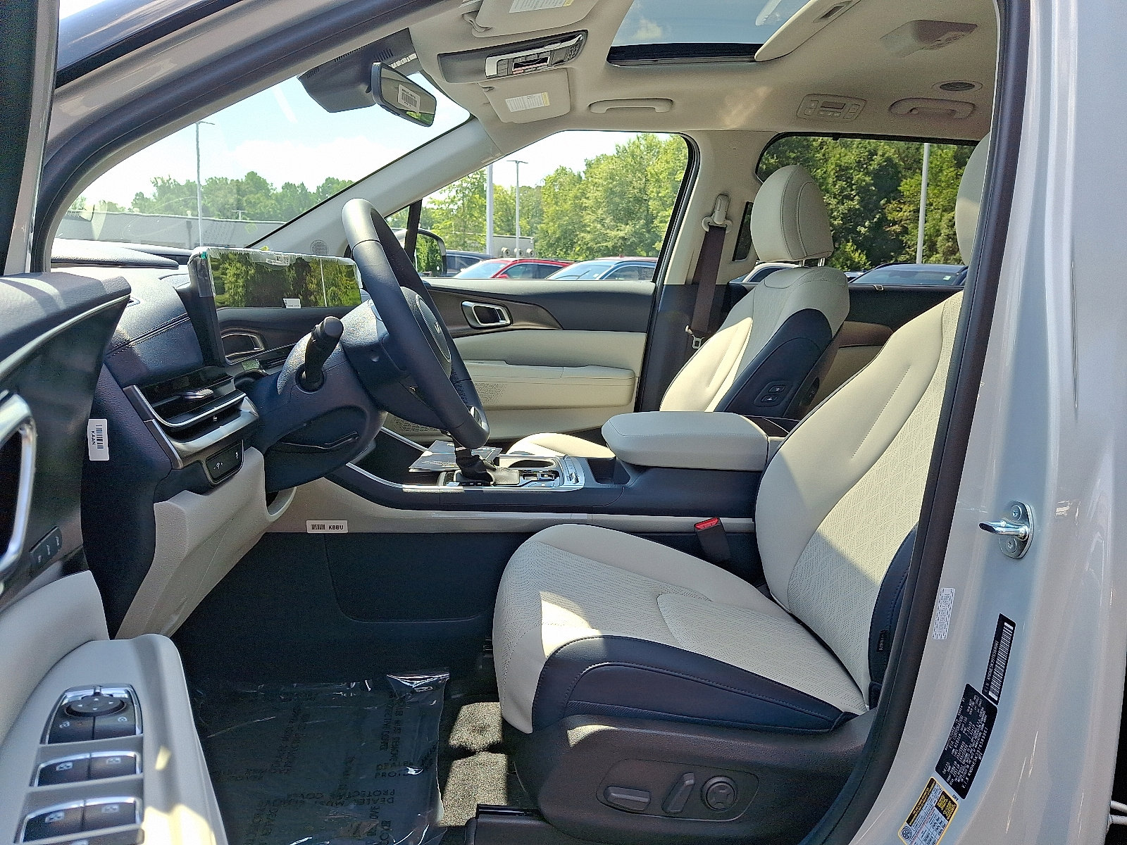 New 2026 Kia Carnival SX image 6