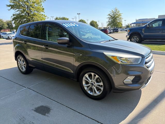 Used 2017 Ford Escape SE FWD image 7