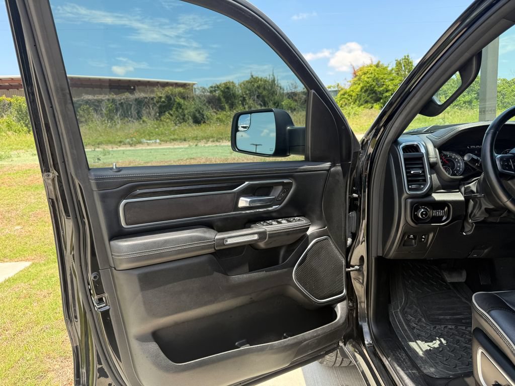 Used 2023 RAM 1500 Laramie AWD/4WD image 11