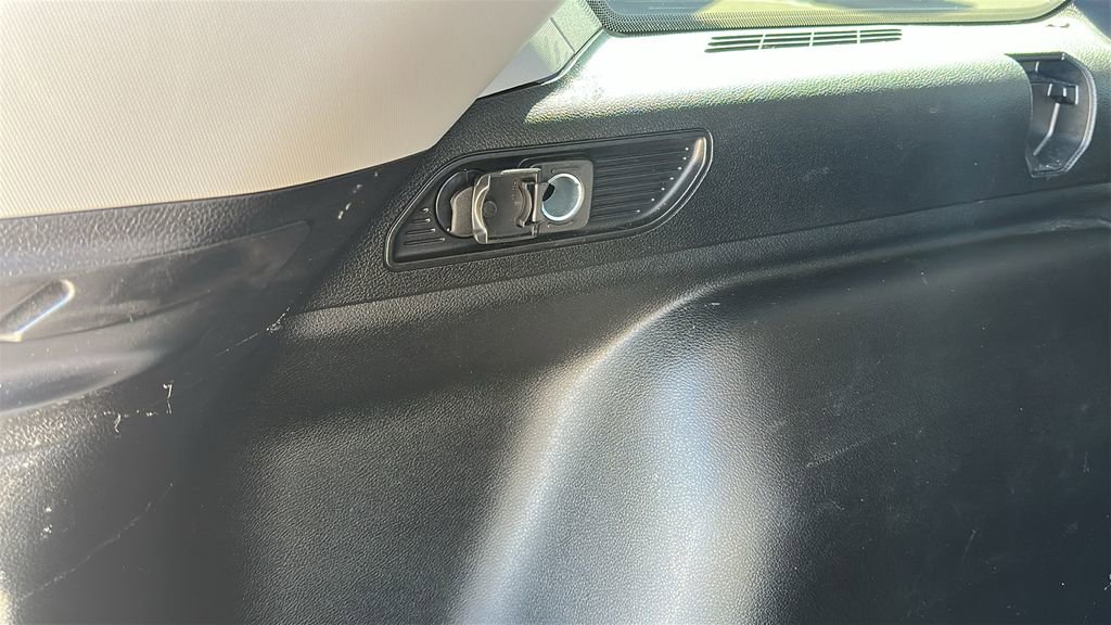 Used 2023 Jeep Grand Cherokee Laredo image 28