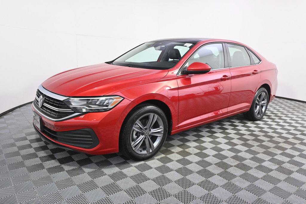 Used 2023 Volkswagen Jetta SE w/ Panoramic Sunroof Package FWD image 2