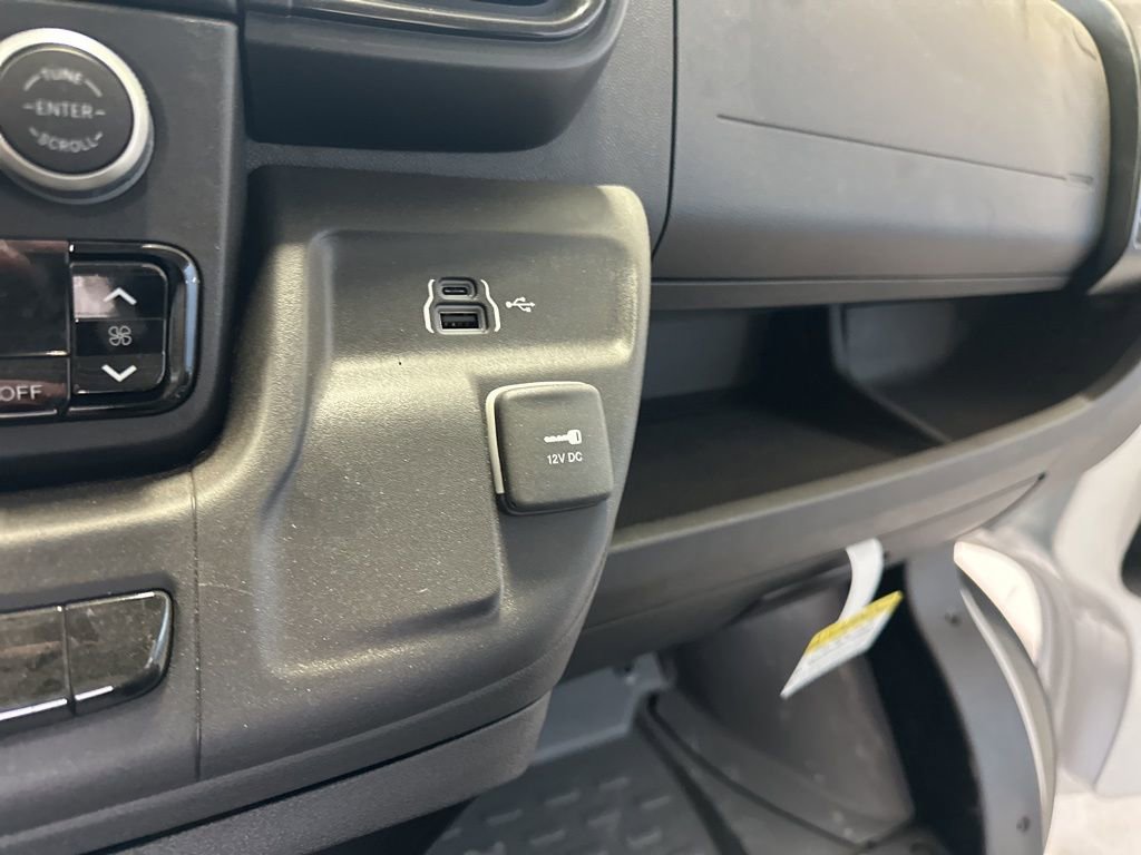 Used 2024 RAM ProMaster 2500 FWD image 31