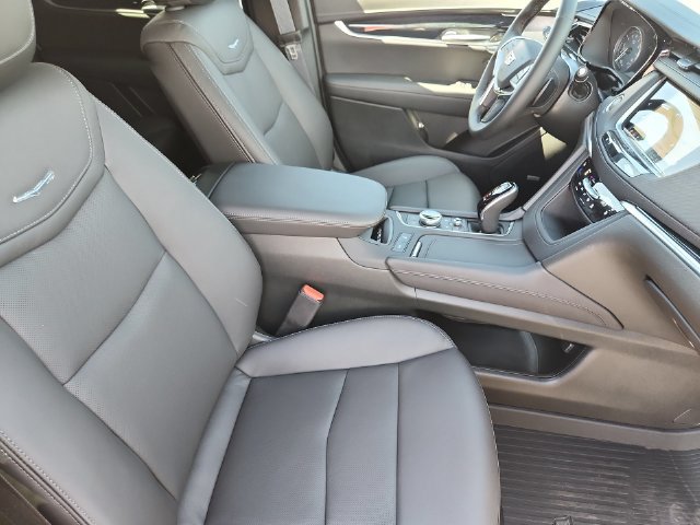 New 2026 Cadillac XT5 Premium Luxury w/ LPO, ONYX Package AWD/4WD image 22