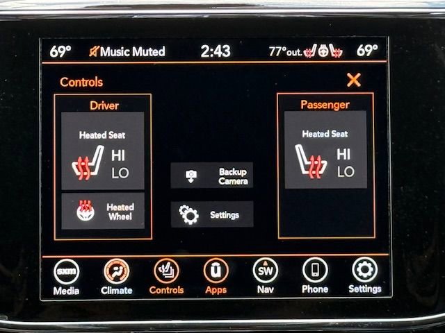 Used 2022 Jeep Grand Cherokee Laredo X image 20