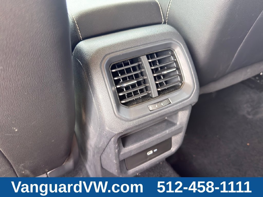 Used 2022 Volkswagen Taos SE w/ Driver Assistance Package FWD image 26