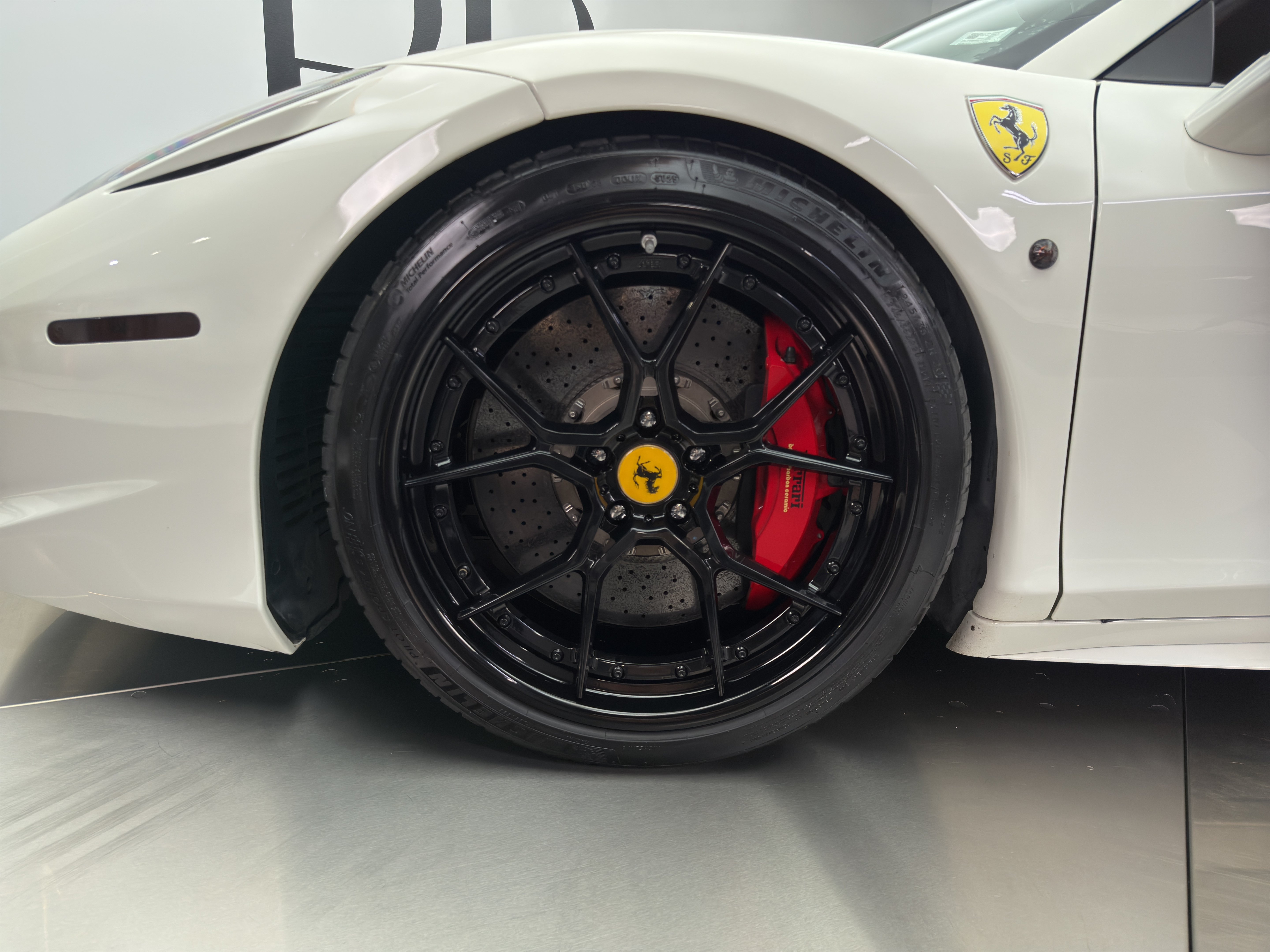 Used 2013 Ferrari 458 Spider RWD image 4