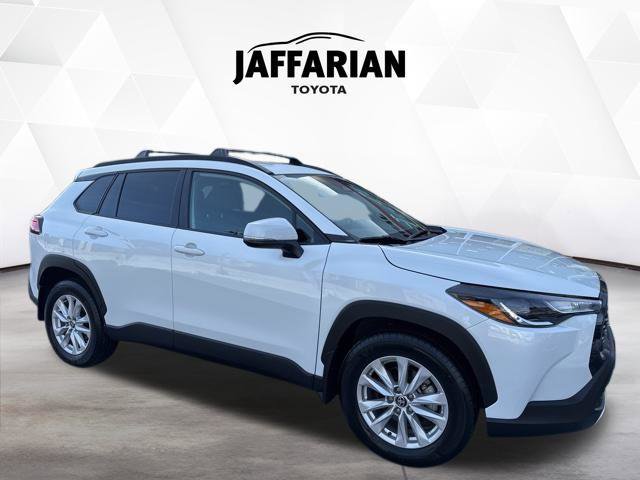 Certified 2023 Toyota Corolla Cross LE image 3