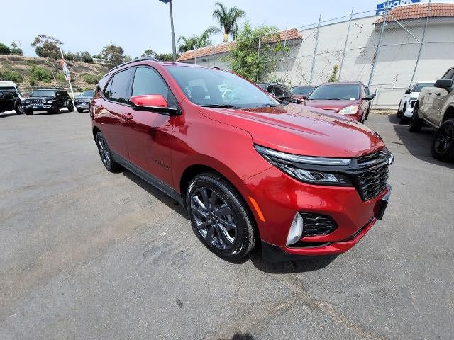 Used 2024 Chevrolet Equinox RS w/ LPO, Cargo Package FWD image 2