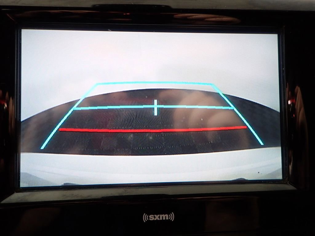 Used 2020 Toyota Camry LE image 3