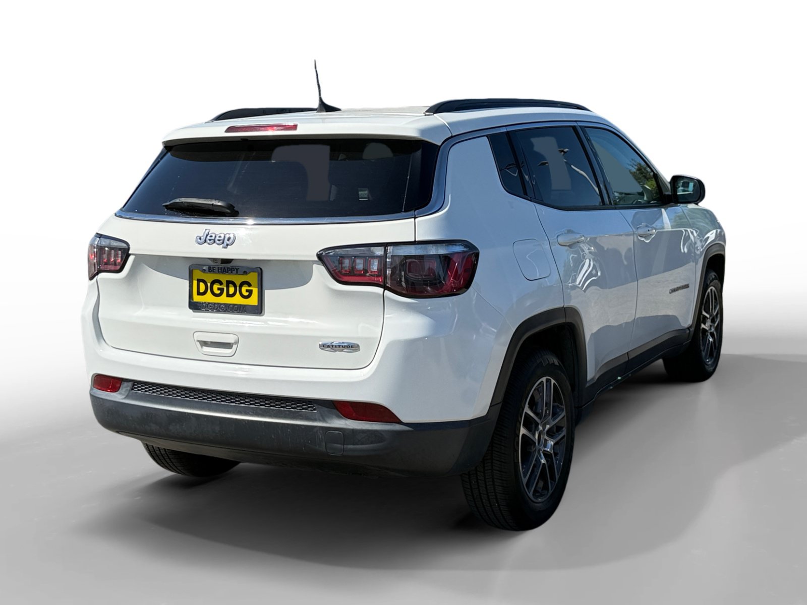 Used 2018 Jeep Compass Latitude w/ Popular Equipment Group FWD image 5
