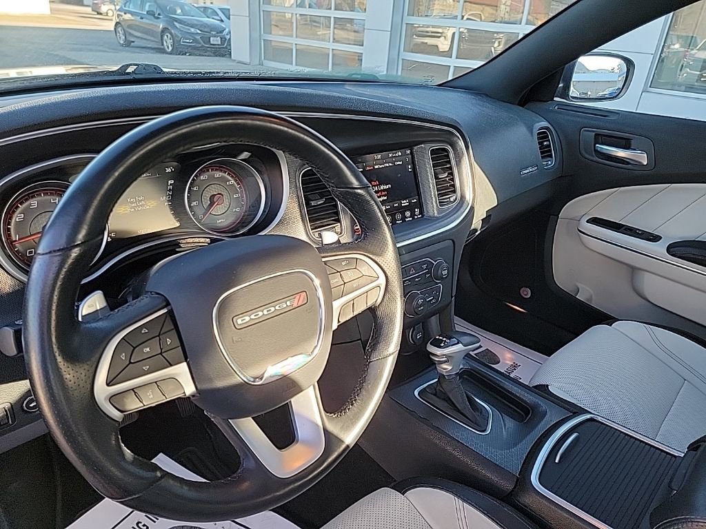 Used 2018 Dodge Charger GT image 9