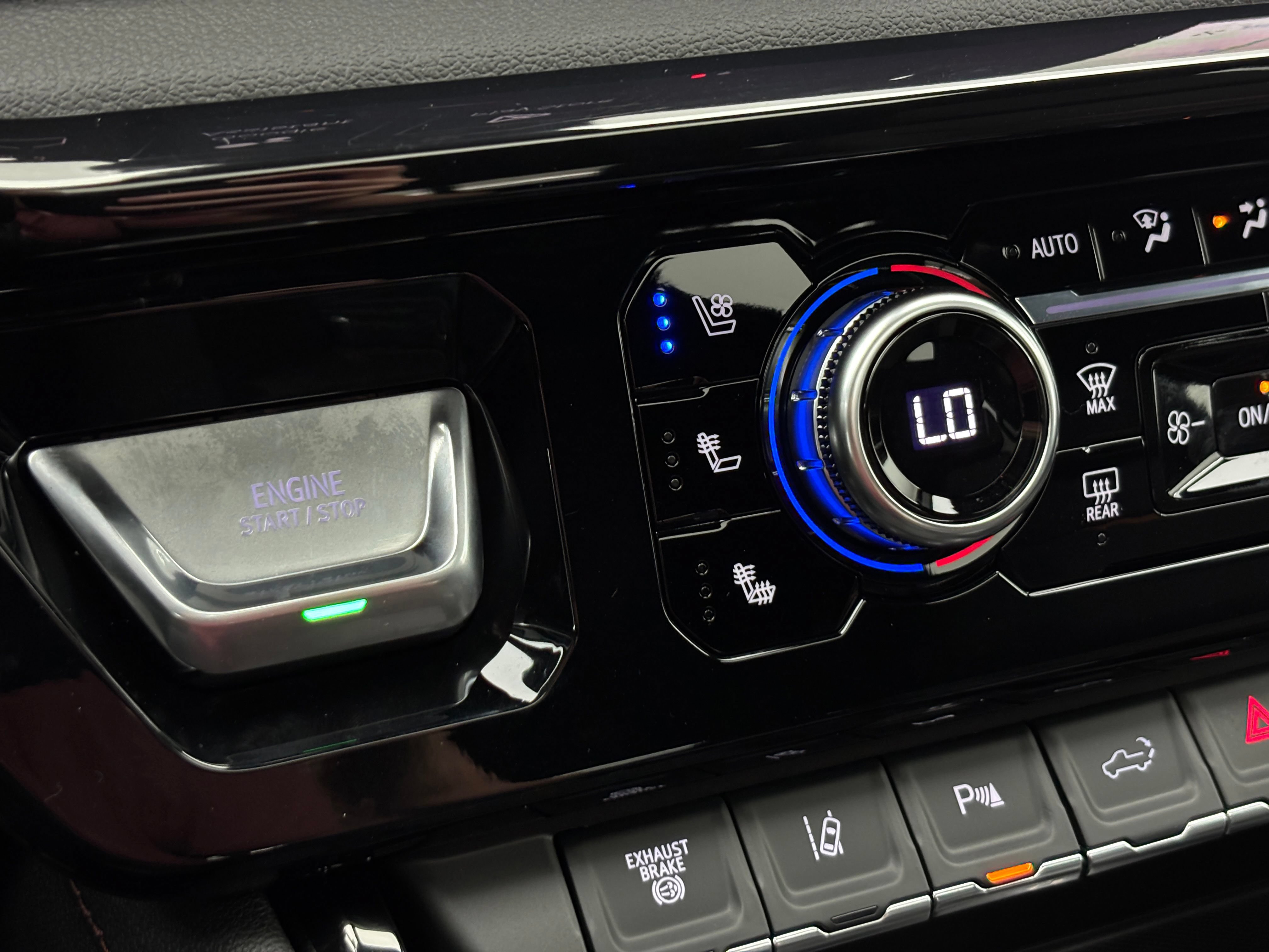 New 2026 GMC Sierra 2500 AT4 w/ AT4 Premium Plus Package AWD/4WD image 6