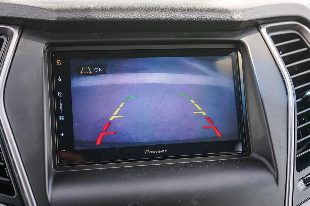 Used 2014 Hyundai Santa Fe GLS image 22