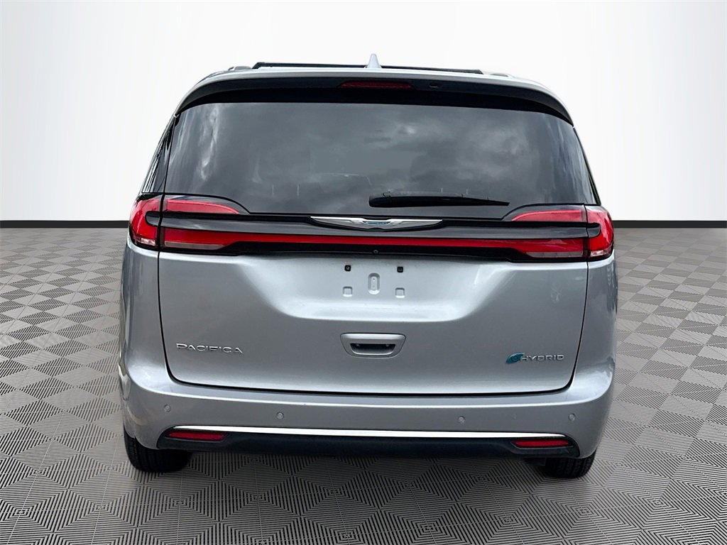 Used 2021 Chrysler Pacifica Touring-L image 7