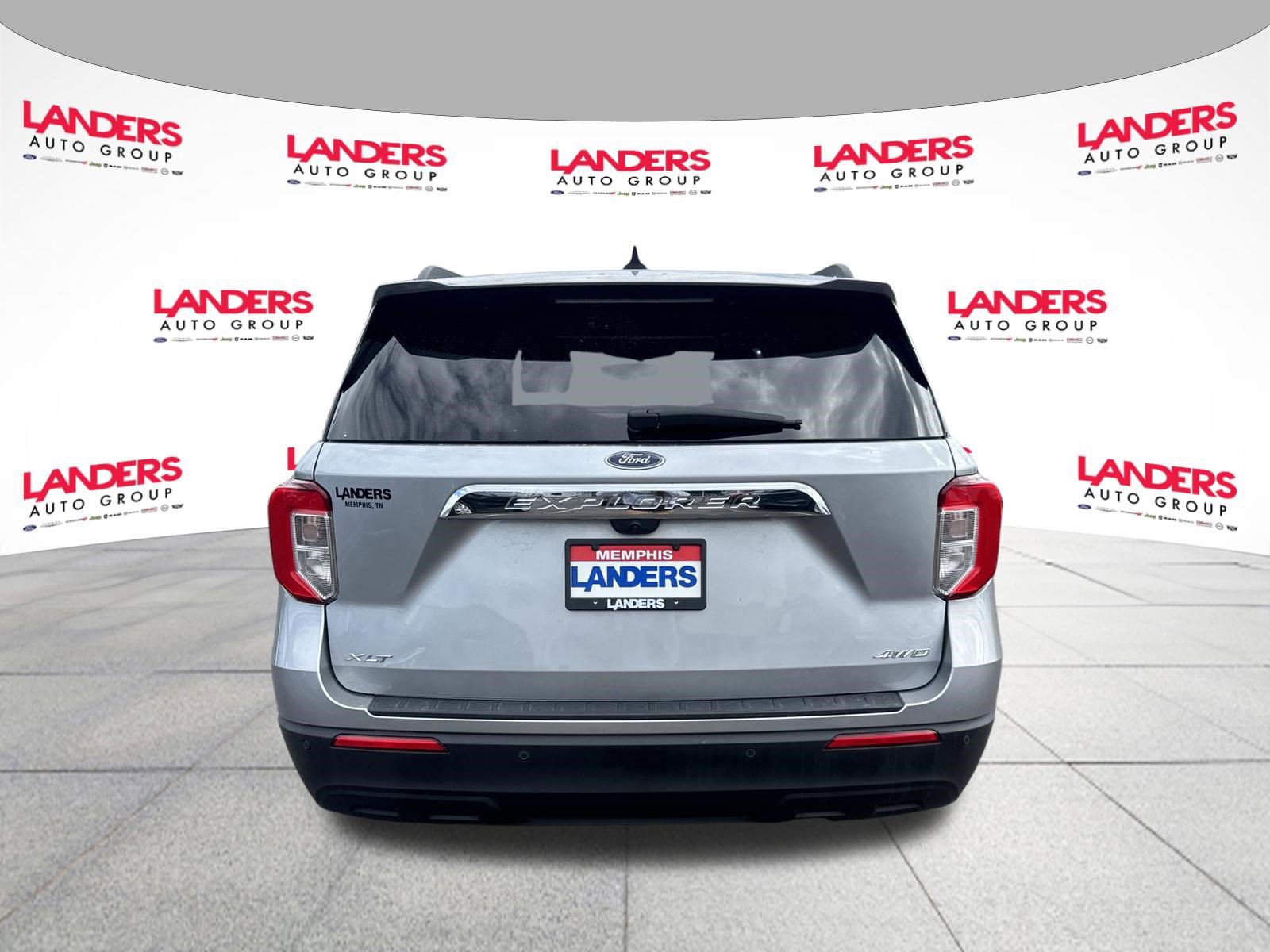 Used 2023 Ford Explorer XLT AWD/4WD image 4