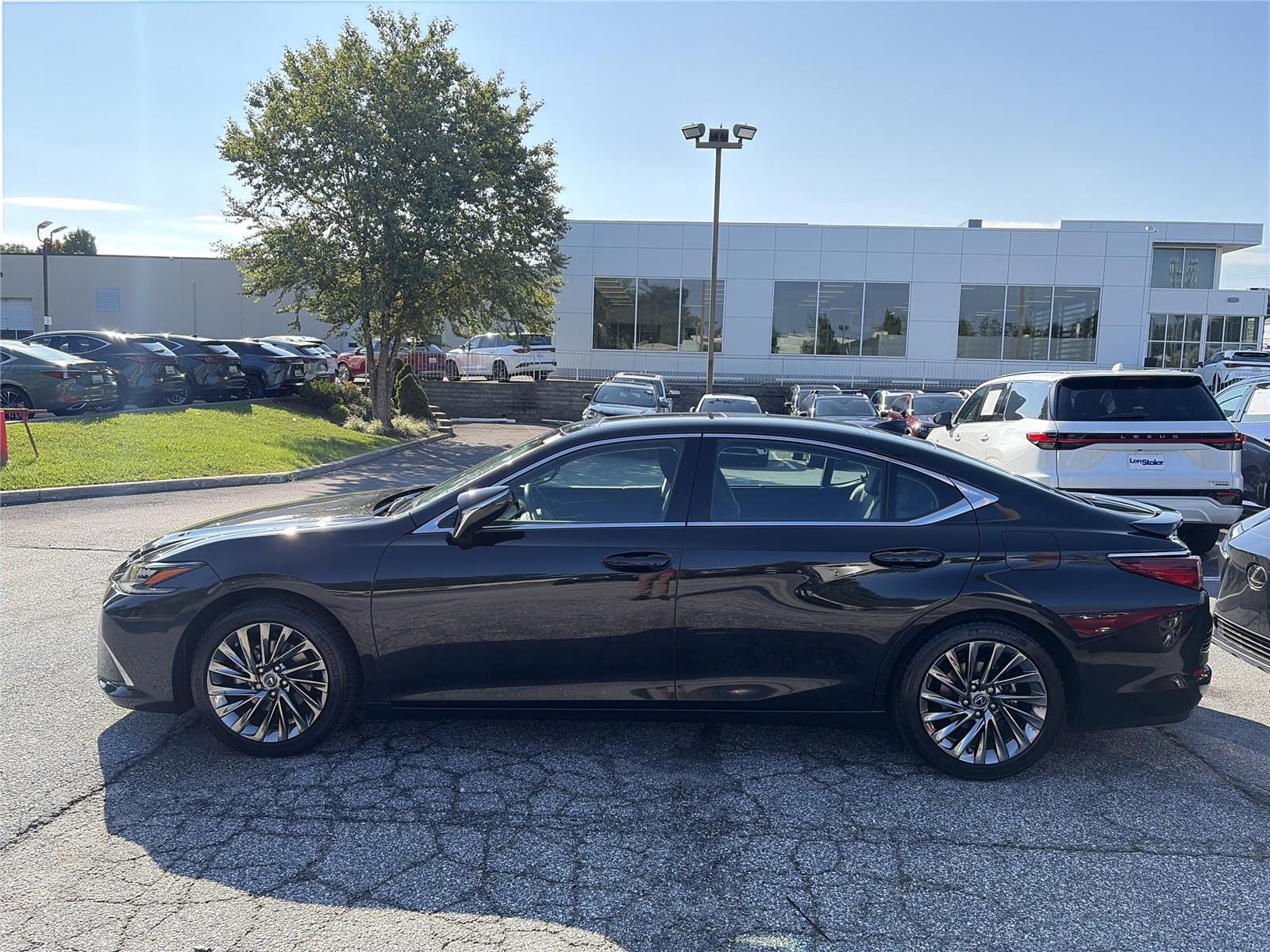 Certified 2024 Lexus ES 350 Ultra Luxury w/ Accessory Package (Z2) FWD image 2
