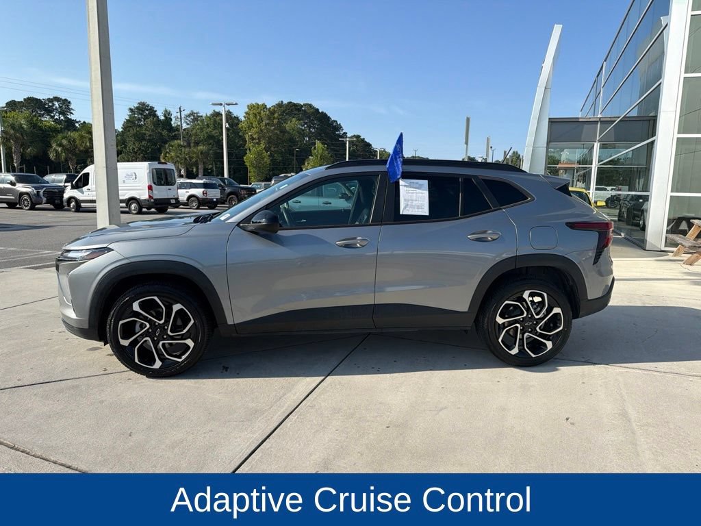 Used 2024 Chevrolet Trax RS w/ Driver Confidence Package FWD image 4