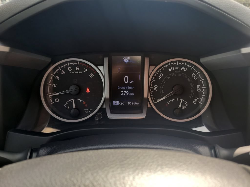 Used 2021 Toyota Tacoma SR5 RWD image 32