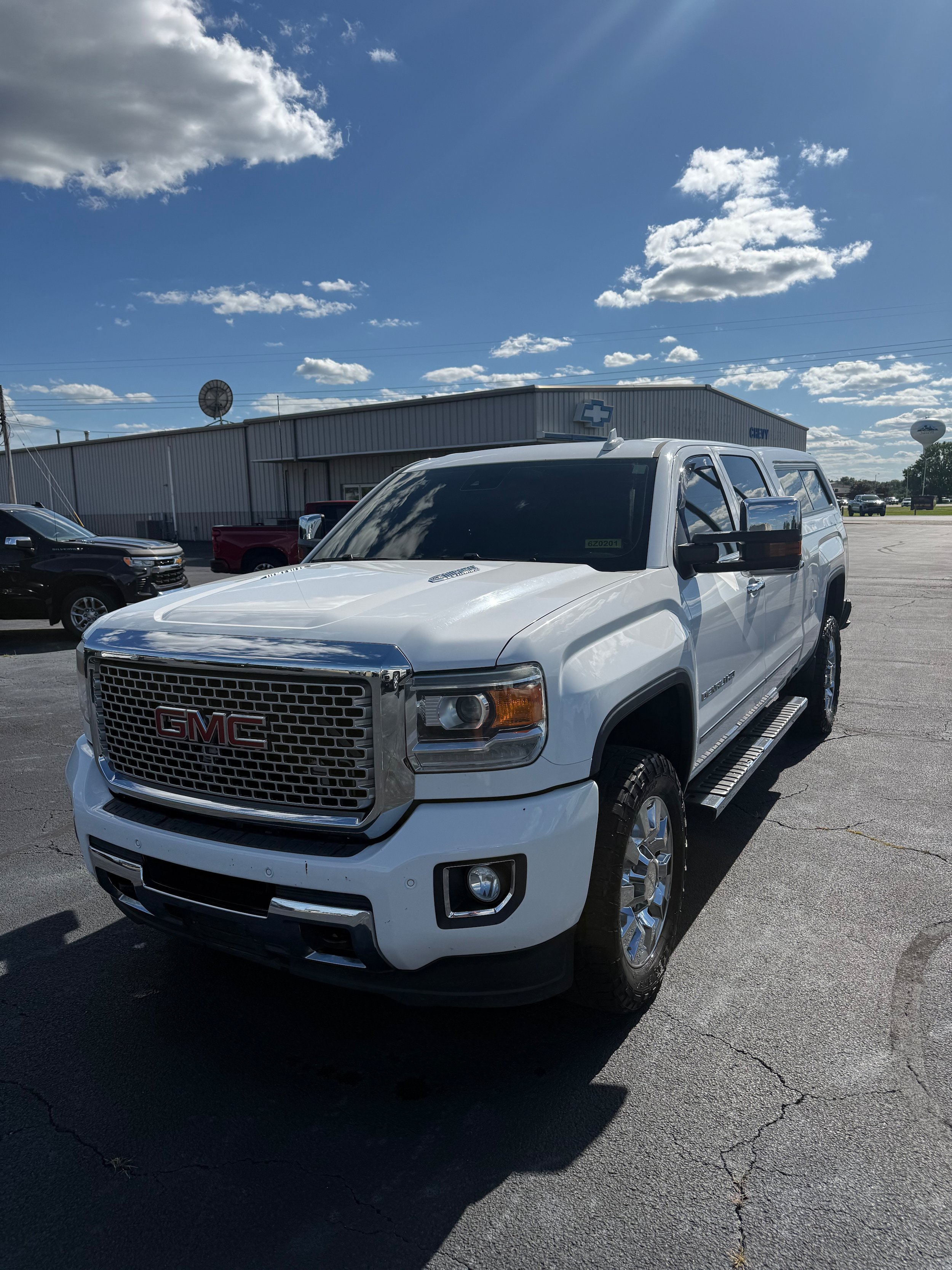 Used 2016 GMC Sierra 2500 Denali w/ Duramax Plus Package AWD/4WD image 2