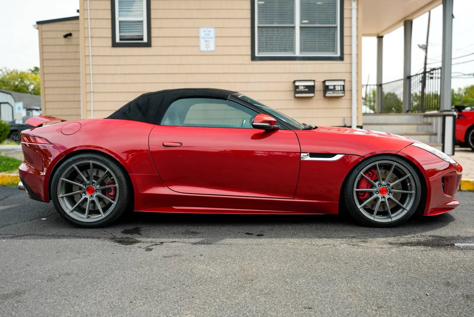 Used 2016 Jaguar F-TYPE R AWD/4WD image 16