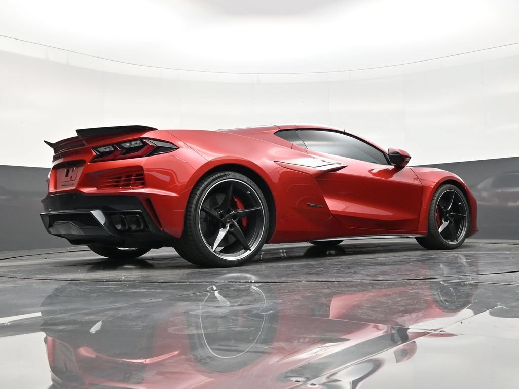 Used 2025 Chevrolet Corvette E-Ray w/ Stealth Interior Trim Package AWD/4WD image 25