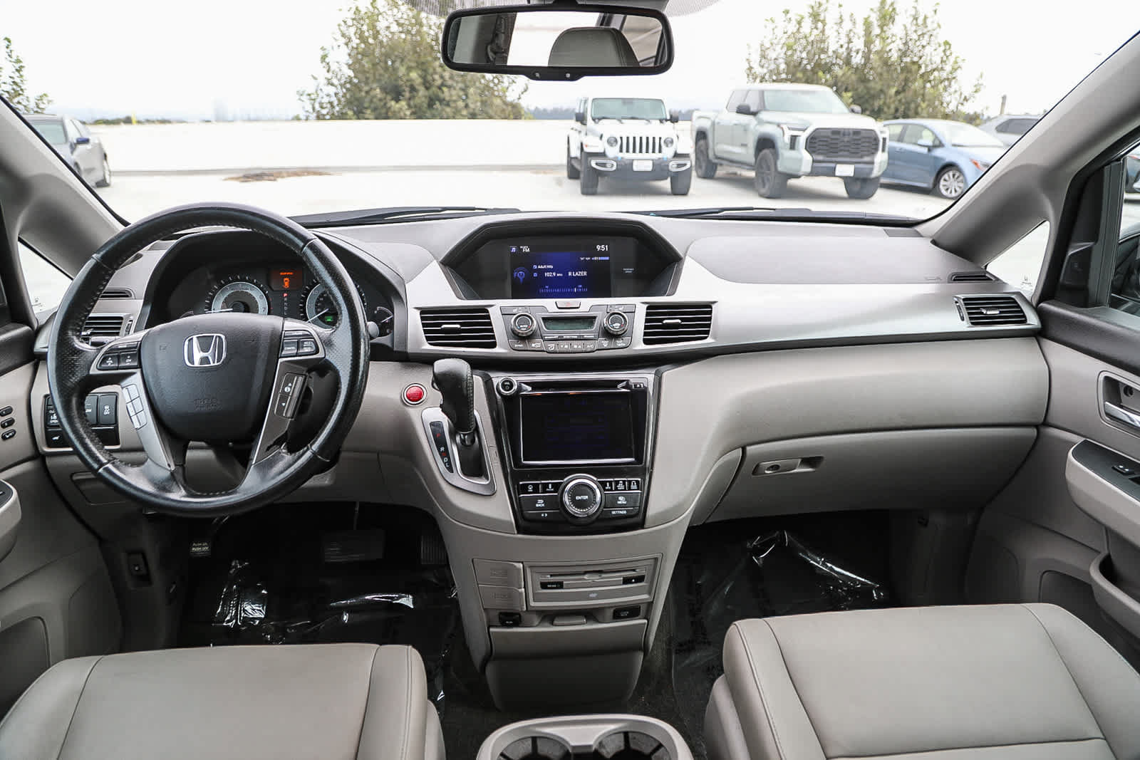 Used 2016 Honda Odyssey Touring Elite image 12