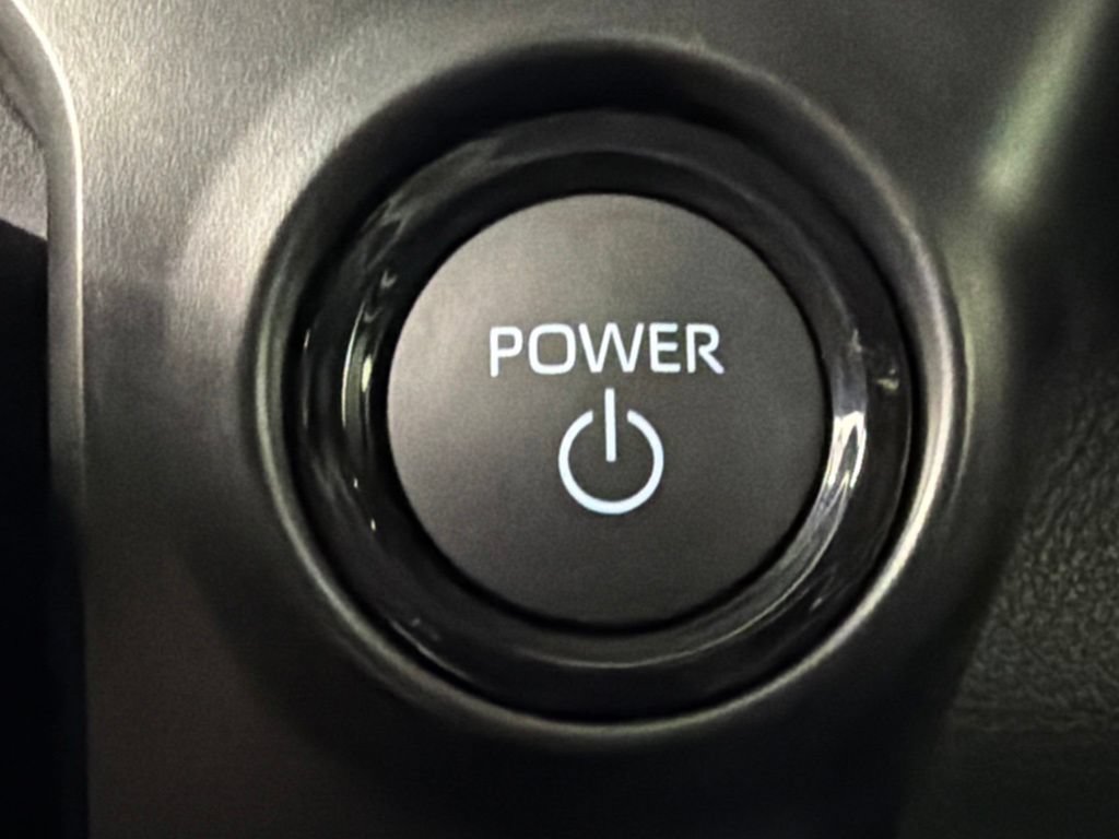 Used 2026 Toyota Sienna Limited FWD image 31